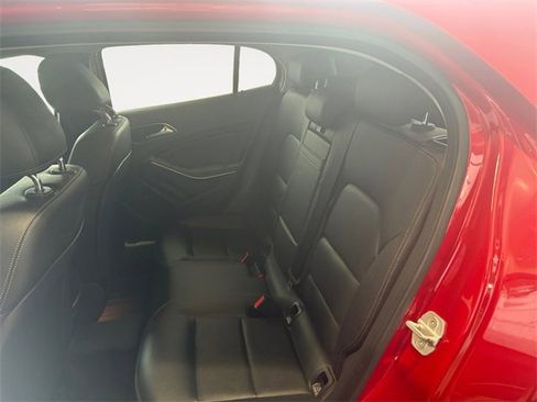 Used 2015 Mercedes-Benz GLA 250 image 11
