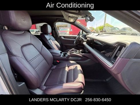 Used 2024 Porsche Cayenne S image 11
