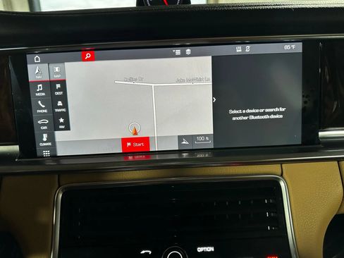 Used 2018 Porsche Panamera 4 image 12