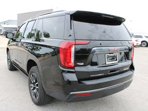 Used 2023 GMC Yukon AT4 w/ AT4 Premium Package AWD/4WD image 10