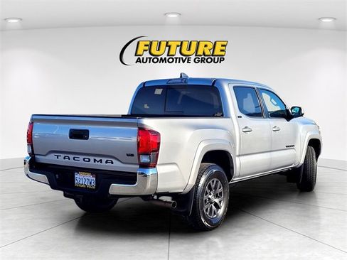 Used 2020 Toyota Tacoma V6 image 4