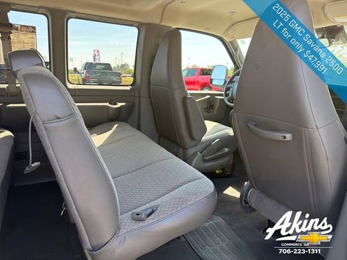 Certified 2025 GMC Savana 2500 LT w/ LT Preferred Equipment Group RWD image 19