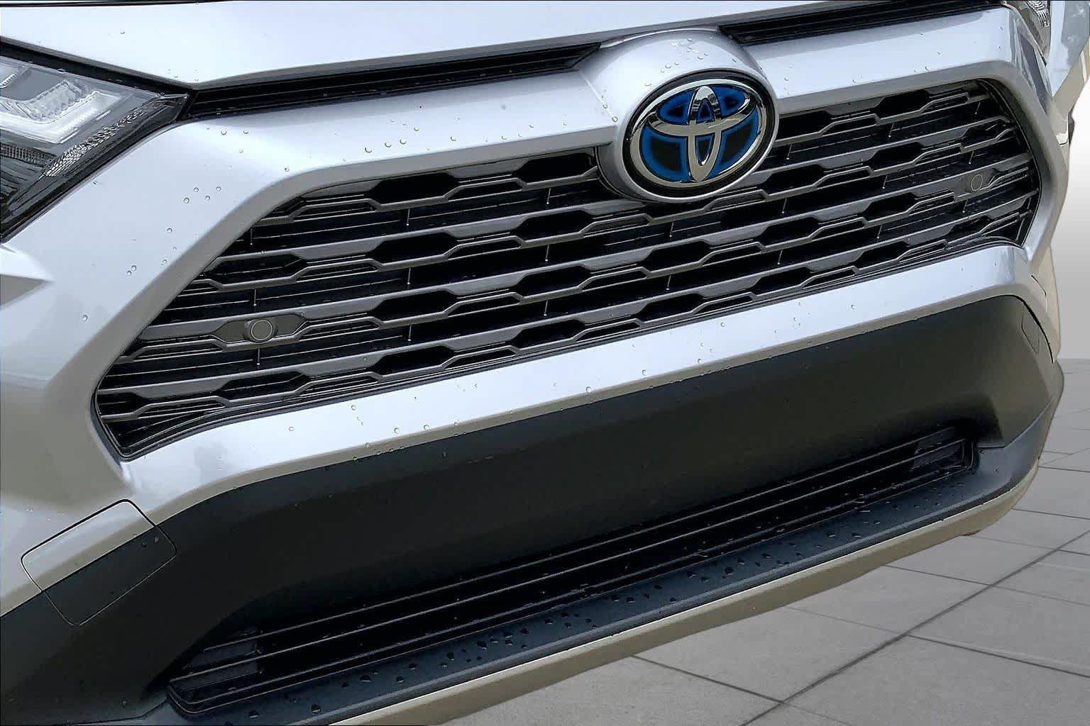 Used 2024 Toyota RAV4 Limited AWD/4WD image 32