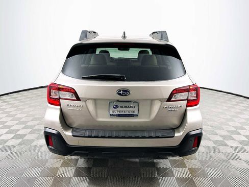 Used 2018 Subaru Outback 3.6R Limited image 6