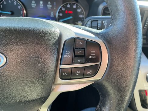 Used 2023 Ford Explorer XLT image 27