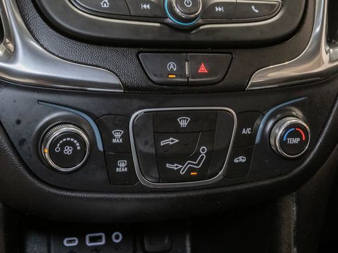 Used 2022 Chevrolet Equinox LT AWD/4WD image 19