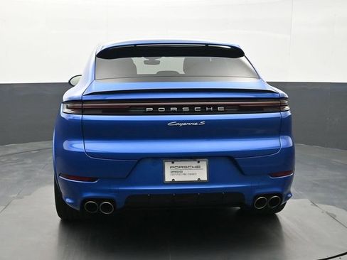 Certified 2025 Porsche Cayenne S AWD/4WD image 22