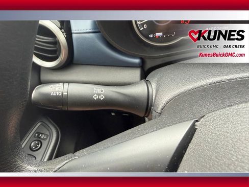 Used 2025 Nissan Versa SV FWD image 14