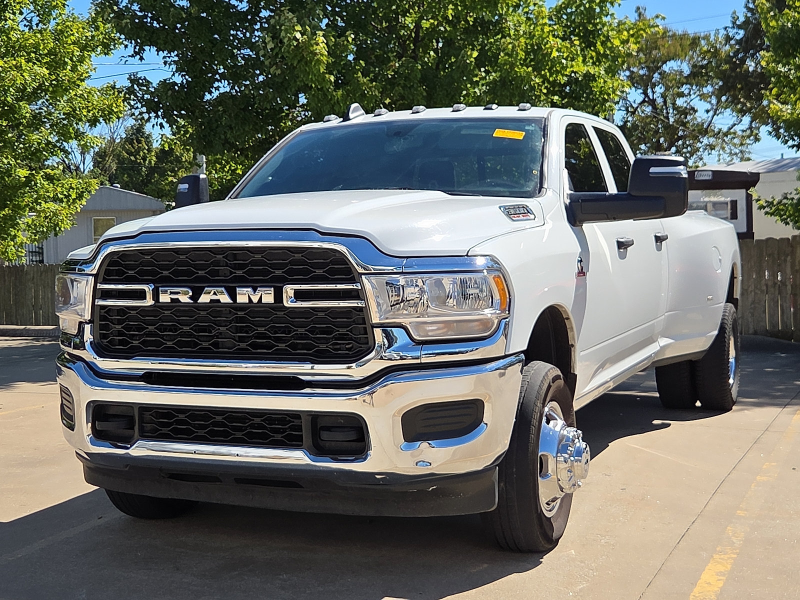 Used 2024 RAM 3500 Tradesman w/ Chrome Appearance Group AWD/4WD image 2