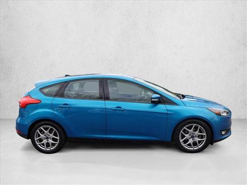 Used 2015 Ford Focus SE w/ Equipment Group 201A FWD image 4