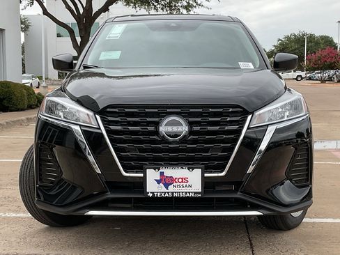 New 2025 Nissan Kicks Play S image 3