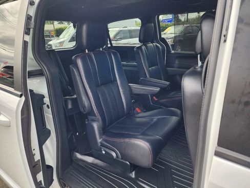Used 2018 Dodge Grand Caravan GT FWD image 31