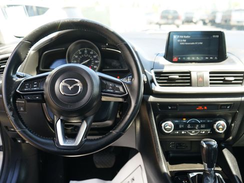 Used 2018 MAZDA MAZDA3 Touring FWD image 15