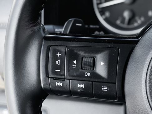 Used 2025 Nissan Pathfinder SL image 22