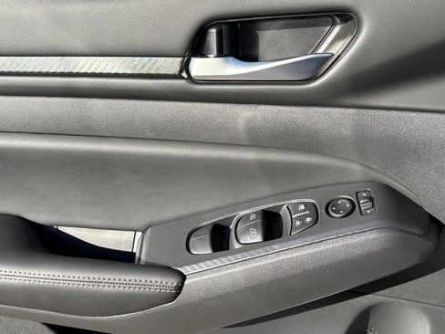 New 2025 Nissan Altima 2.5 SV image 15