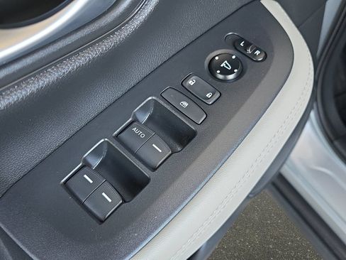 Certified 2025 Honda HR-V LX image 28