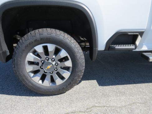 Used 2026 Chevrolet Silverado 2500 LT image 16