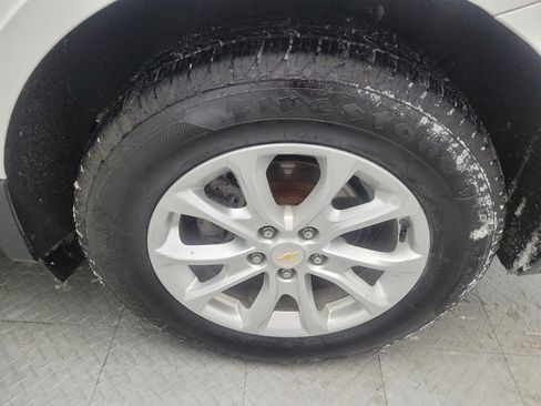 Used 2019 Chevrolet Equinox LS image 31