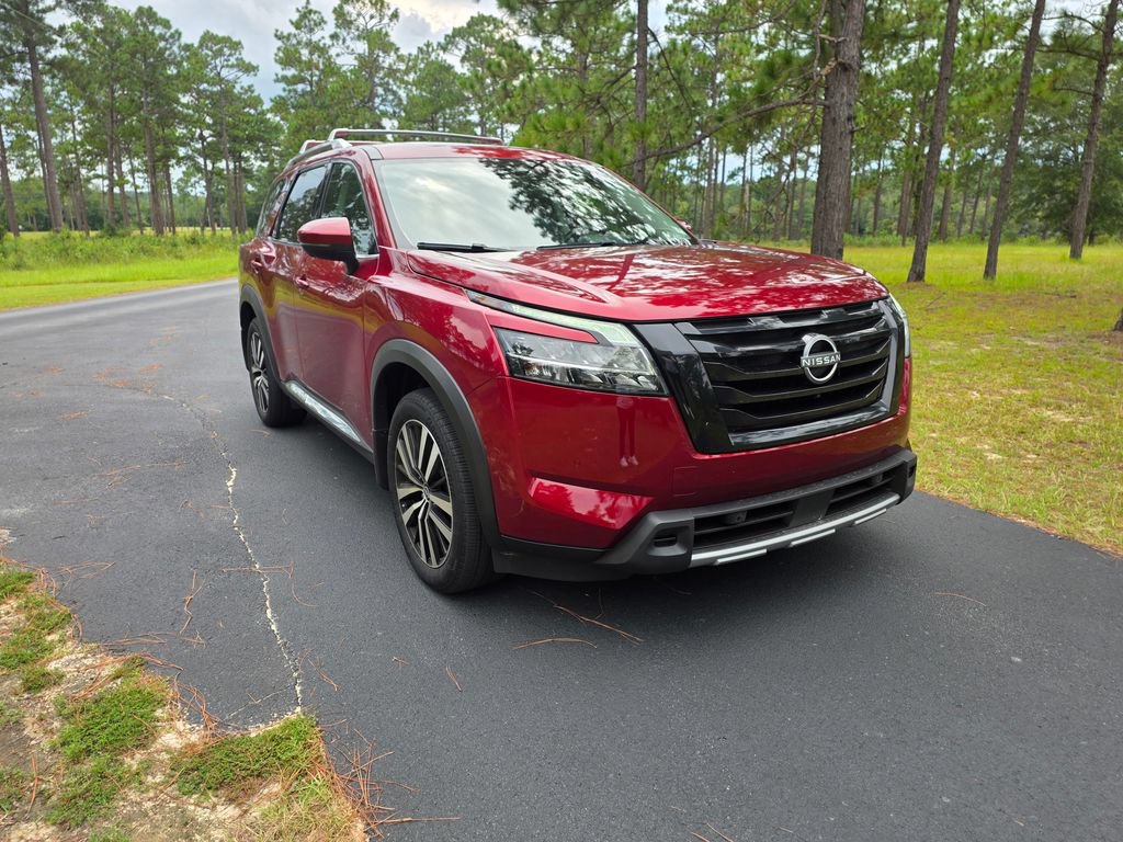 Used 2024 Nissan Pathfinder Platinum w/ Black Appearance Package FWD image 7