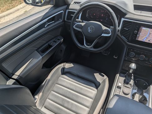 Certified 2023 Volkswagen Atlas SEL Premium AWD/4WD image 9