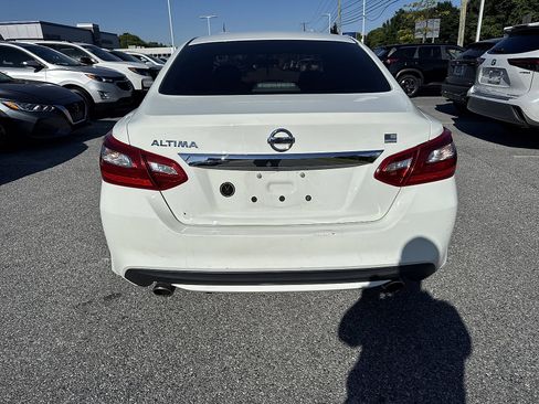 Used 2017 Nissan Altima 2.5 S FWD image 4