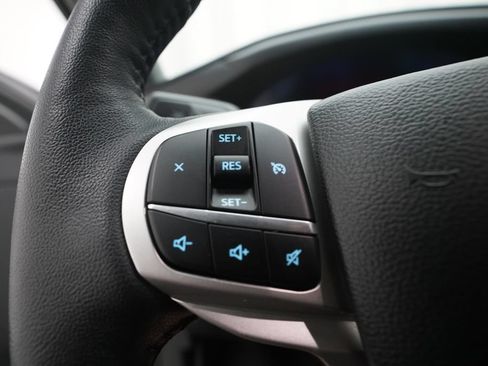 Used 2023 Ford Explorer XLT w/ Equipment Group 202A AWD/4WD image 18