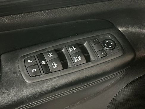 Used 2020 Jeep Grand Cherokee Altitude image 19