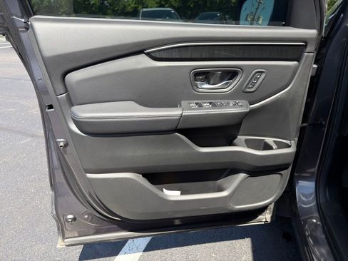 Certified 2025 Honda Pilot Elite image 18
