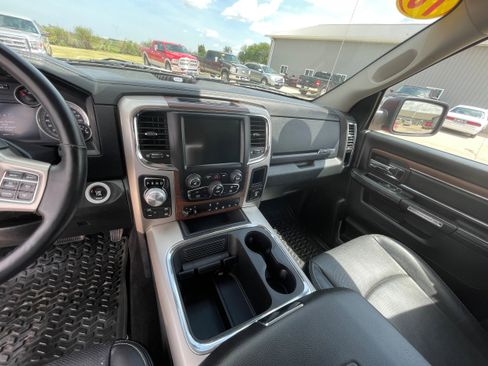 Used 2016 RAM 1500 Laramie w/ Convenience Group image 14