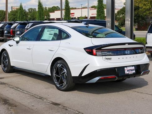 New 2026 Hyundai Sonata SEL image 3