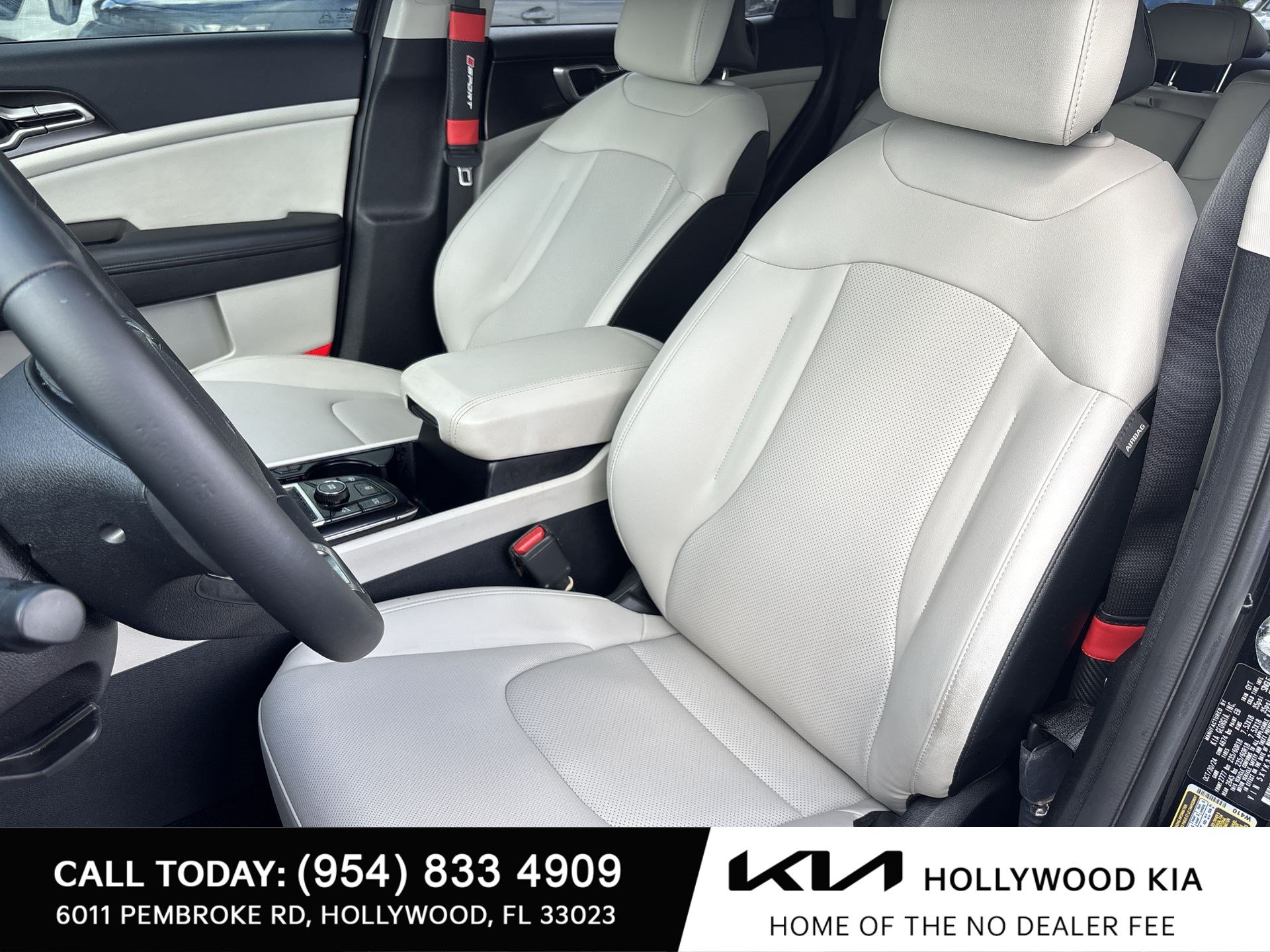 Certified 2025 Kia Sportage EX w/ Premium Package FWD image 13