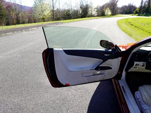 Used 2010 Lexus IS 350C image 17