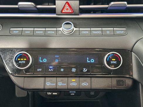 Used 2024 Hyundai Elantra SEL FWD image 14