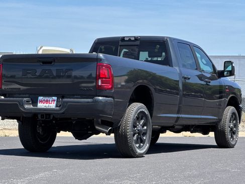 New 2026 RAM 2500 Laramie AWD/4WD image 3