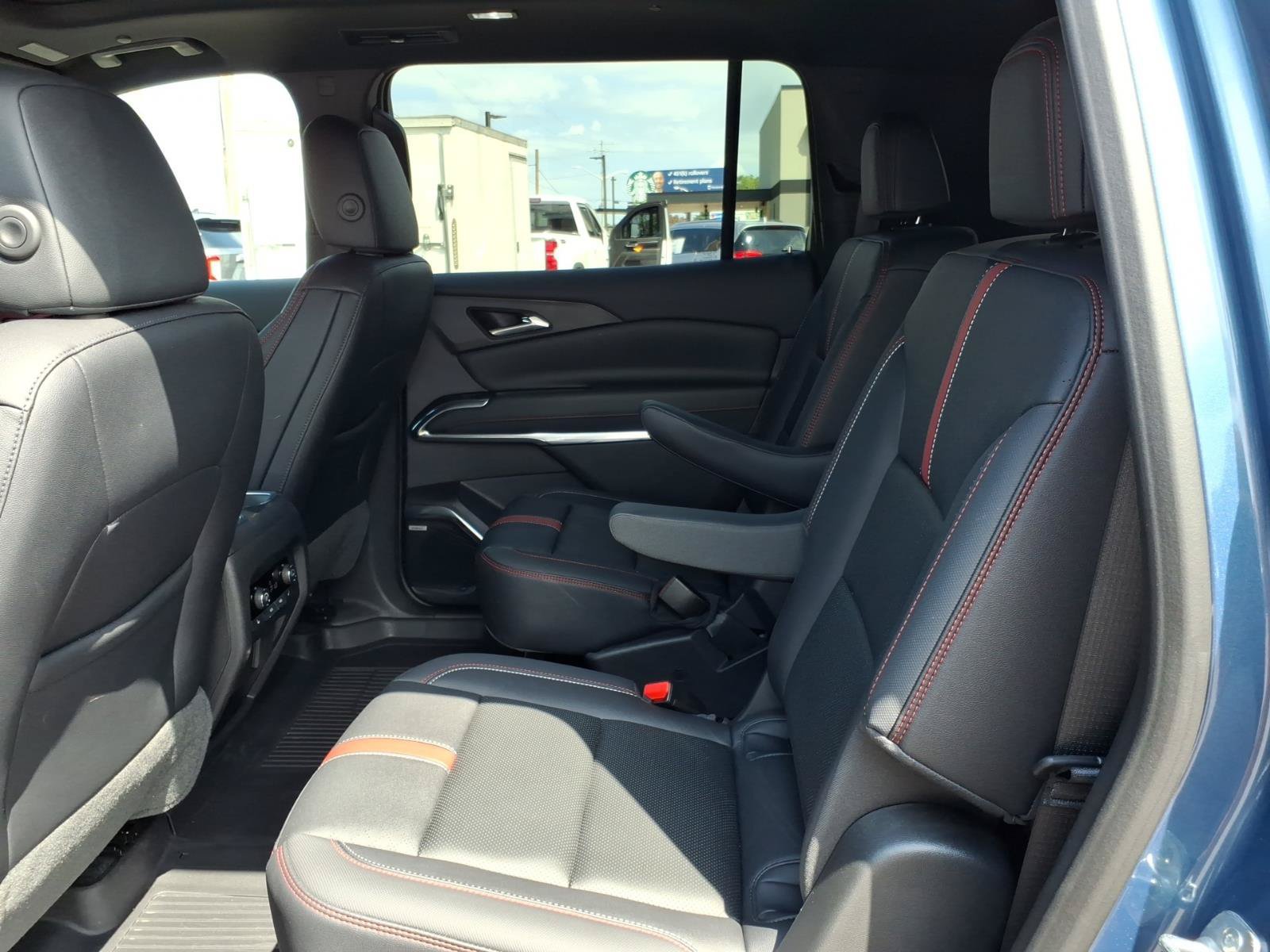 Used 2025 Chevrolet Traverse RS w/ LPO, Floor Liner Package AWD/4WD image 12
