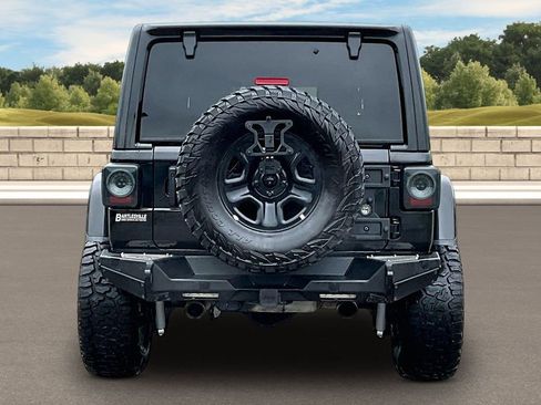 Used 2020 Jeep Wrangler Unlimited Rubicon w/ Dual Top Group AWD/4WD image 4