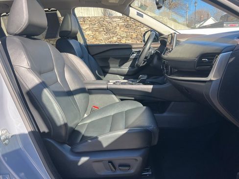 Used 2021 Nissan Rogue SL w/ Premium Package image 26