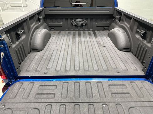 Used 2017 Ford F150 Raptor w/ Equipment Group 802A Luxury image 10