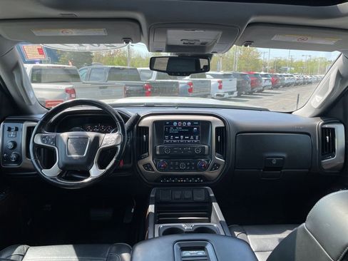 Used 2019 GMC Sierra 2500 Denali w/ Duramax Plus Package AWD/4WD image 12