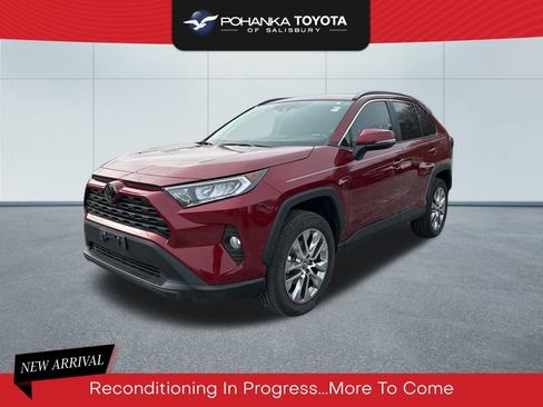 Used 2021 Toyota RAV4 XLE Premium image 1