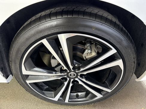 Used 2023 Nissan Sentra SR w/ SR Premium Package FWD image 6