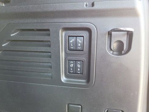Used 2026 Chevrolet Traverse RS AWD/4WD image 52