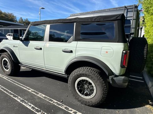 Used 2022 Ford Bronco Badlands image 6