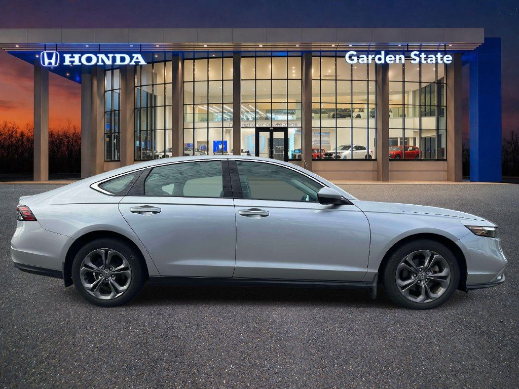 Certified 2023 Honda Accord EX image 5