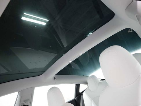 Used 2020 Tesla Model 3 Long Range image 19