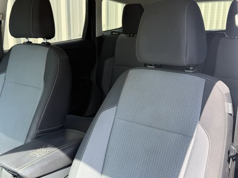 Used 2017 Ford Escape SE FWD image 18