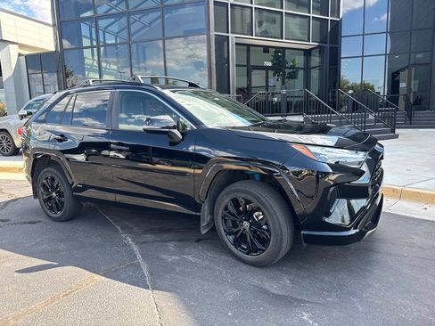 Used 2023 Toyota RAV4 SE AWD/4WD image 2