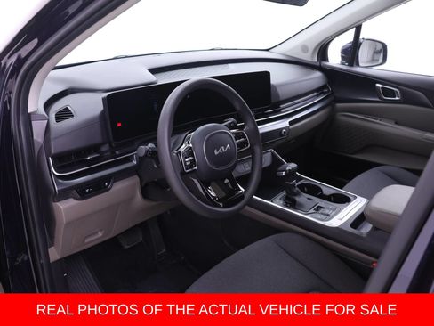 Used 2026 Kia Carnival LX FWD image 3