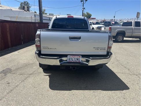 Used 2013 Toyota Tacoma PreRunner image 5