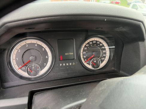 Used 2018 RAM 1500 Express AWD/4WD image 9